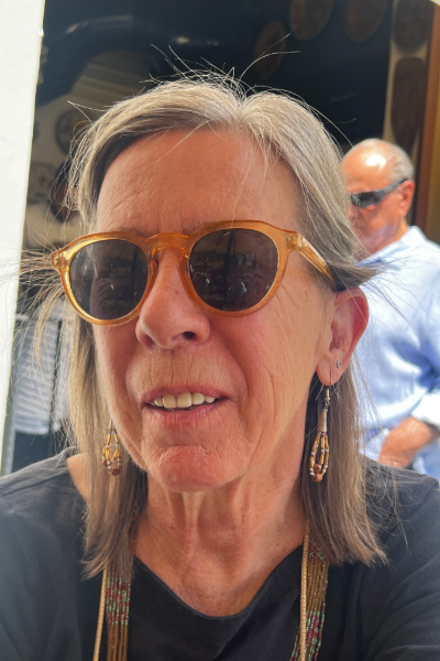 Susan Hering Headshot